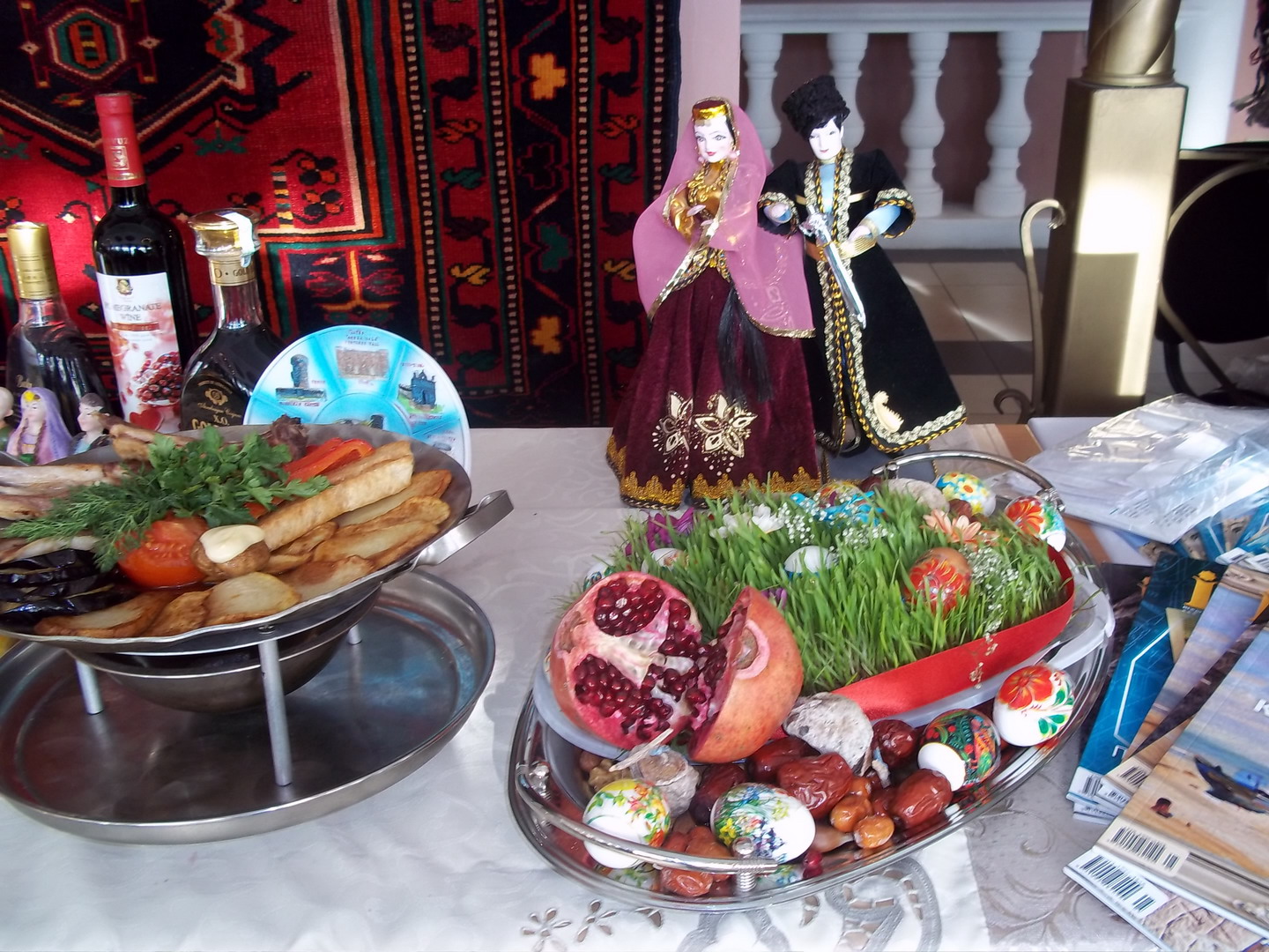 Наурыз в азербайджане. Хонча на Новруз байрам. Новруз байрам стол праздничный. Стол на Новруз байрам в Азербайджане. Bayram stolu Новруз байрам.