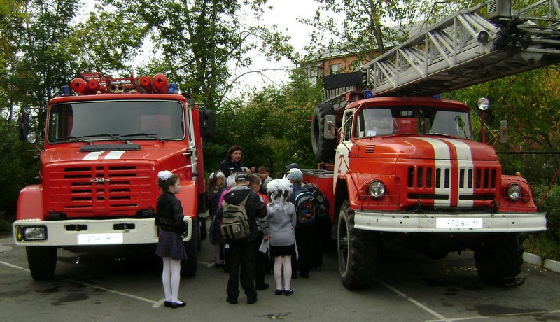 Ирина Демидова рассказывает детям о пожарной безопасности