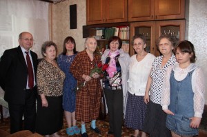 Мария Петровна Соловьева с родными гостями