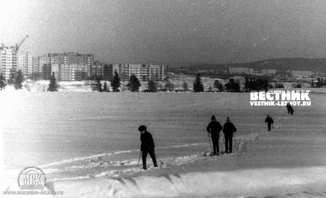 Лыжная прогулка по пруду. фото из архива музея