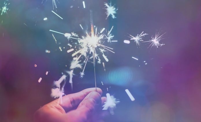 фейерверк бенгальский огонь