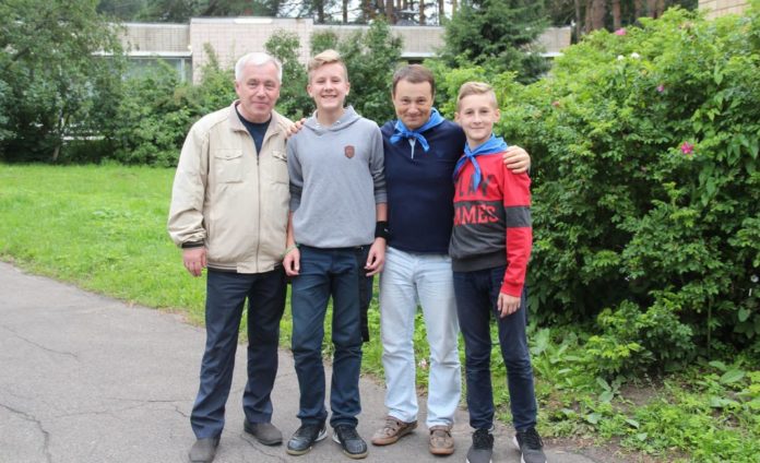 С.Рудой, В.Мирончук, Е.Крайзель, В.Андреев (слева направо).