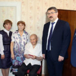 вручение памятных медалей