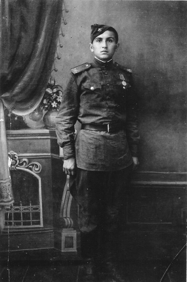 Молодой солдат Иван Пасмор. 20 лет.