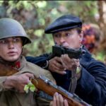 Артём Губин с Сергеем Безруковым. Репетиция сцены из «Подольских курсантов».