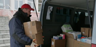 Лесной отправил первую партию гуманитарной помощи беженцам из Донбасса