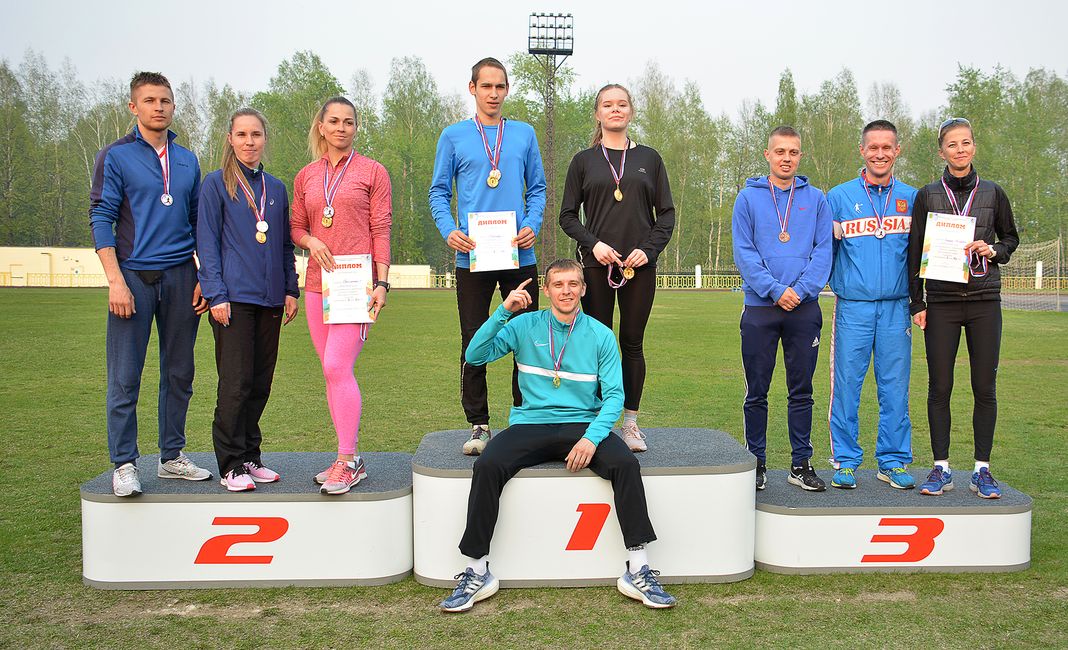 шведская эстафета. шведы спортсмены. шведские хоккеисты фото. швеция соревнования. стадион для легкой атлетики.