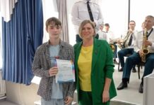 Идёт рабочий класс