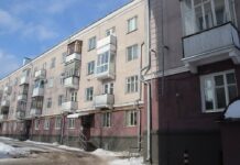 Компроспект, 38: и дворец, и клоповник