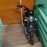 Электросамокат в подъезде на Юбилейной, 15.