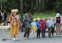 Волшебство в Изумрудном городе: как в Лесном провожали лето