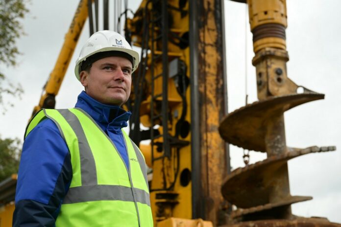 Буровая установка обеспечит прочное основание для опор будущего путепровода