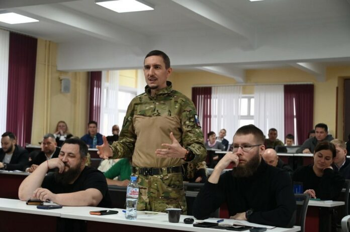 Те, кто прошёл через боевые действия, и расскажут о настоящем служении Родине.