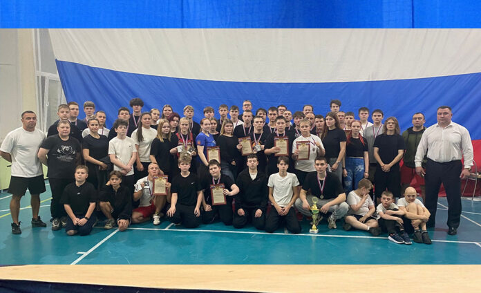 Пауэрлифтинг в Свободном