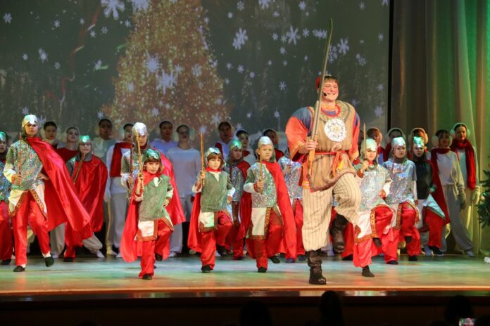 Русский Богатырь со своей дружиной