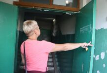 Не делают дверь! Или всё-таки сделают? Но кто?