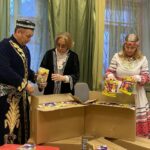 Уральские диаспоры отправили новогодние сладости детям Мелитополя