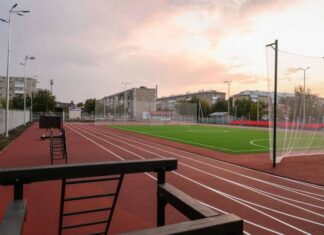 Современные спортзалы и спортивные площадки – теперь в школах по всей области