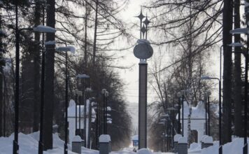 Откуда берёт начало городской сквер имени Ю.Гагарина?