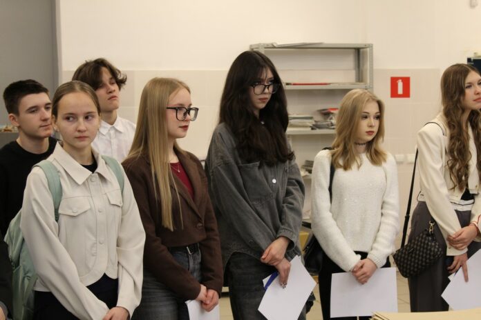 Для школьников провели экскурсию по Технологическому институту НИЯУ МИФИ.