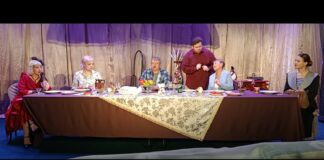 Под тёплым светом абажура