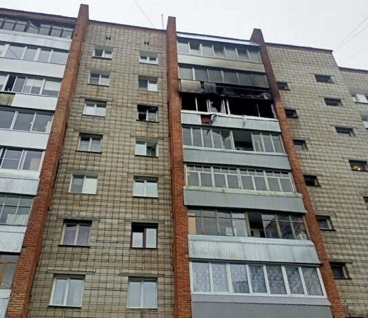 В Лесном на пожаре в многоэтажке спасли четырёх человек