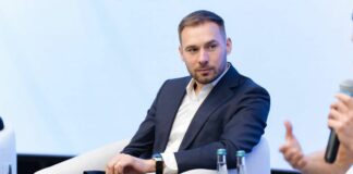«Я здесь дома»: Антон Шипулин о возвращении в Екатеринбург и реальных делах в глубинке