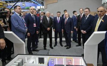 Индустриальный гигант в действии:
