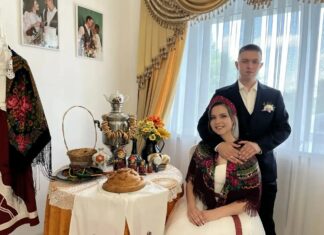 Национальный колорит вместо стандартных ритуалов