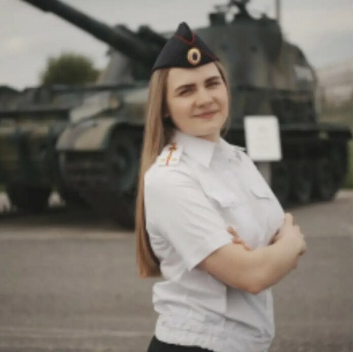 Лариса Знаева