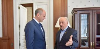 «Жить собственным умом»: Эдуард Россель о детстве, власти и силе Урала
