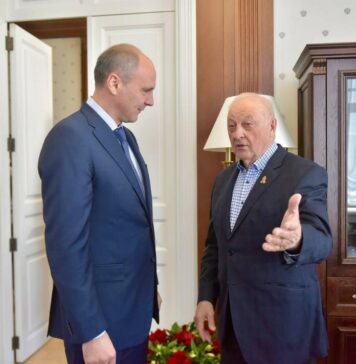 «Жить собственным умом»: Эдуард Россель о детстве, власти и силе Урала